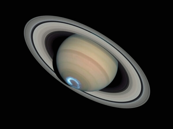 Saturn mit Ringen – Faszinierendes Ringsystem im Sonnensystem Saturn und seine beeindruckenden Ringe aus Eis und Gestein, fotografiert im Weltraum